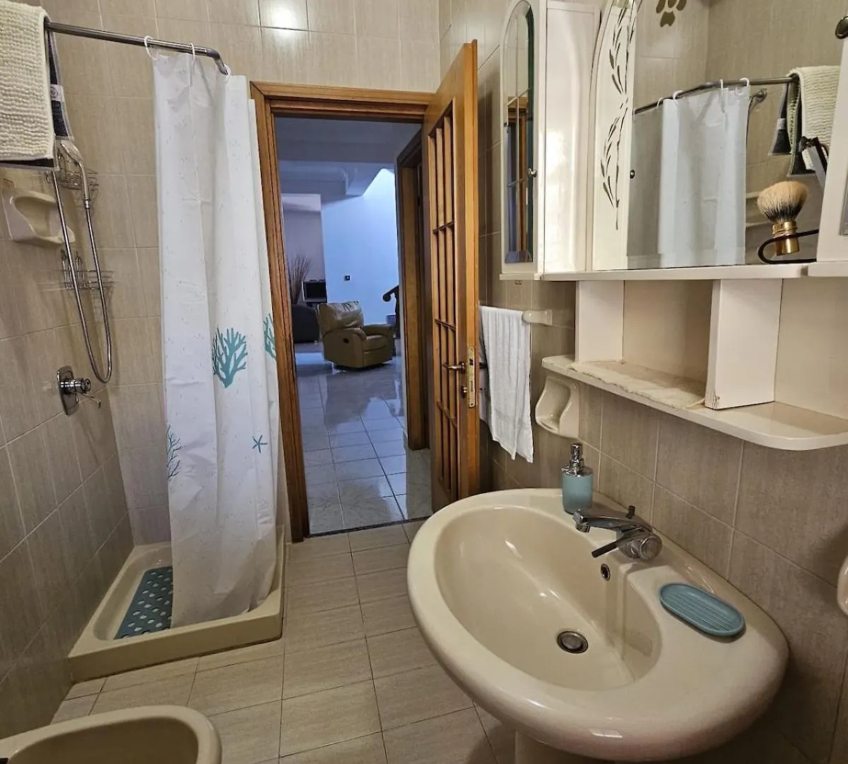 Il Geko Tra Palermo E Cefalu' Nel Mare Di Sicilia Trabia Villa